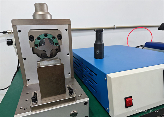 Aluminum Copper Metal Materials Ultrasonic Welding Machine 20Khz